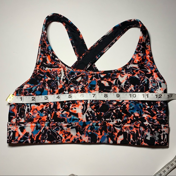 Small Under Armour patterned sports bra - Picture 3 of 15